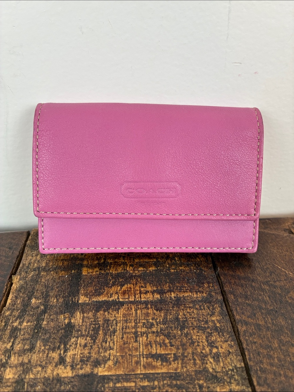 NWOT Early 2000s Era Pink Leather Embossed Multi-Gusseted Card Case Coach Barbie